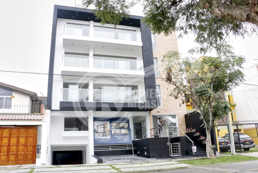 Flat Primer piso en Residencial Higuereta 1