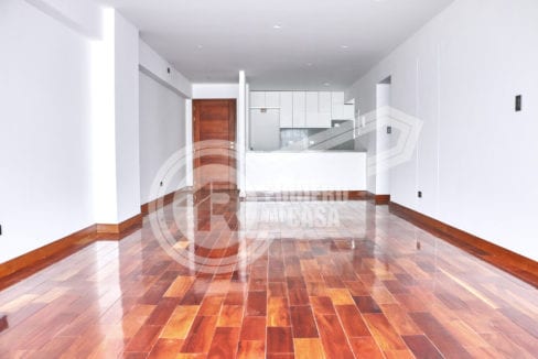 FiNO DEPARTAMENTO EN VENTA EN CHACARILLA 8